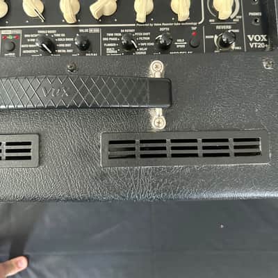 Vox Valvetronix VT20 Plus Modeling Guitar Combo Amp - Black image 4