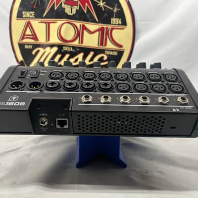 Mackie DL1608 16-Channel Digital Mixer with iPad Control with Hard Case and Power Supply image 4