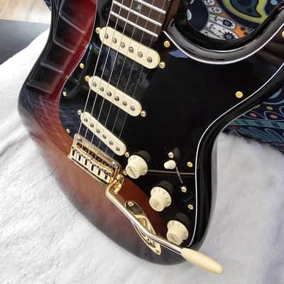 Fender Custom Strat 2026 - 3 Tone Burst Sparkle image 6