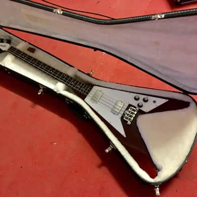 Gibson Flying V bass image 2