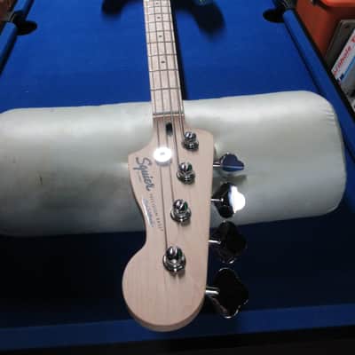 ~Cashified~ Squier Precision Bass w/Clear Pickguard: Check out the Electronics image 7