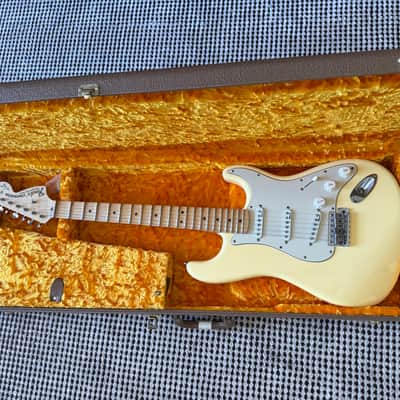 Fender Yngwie Malmsteen US Signature Stratocaster with Maple Fretboard Early 2000s - Vintage White image 2