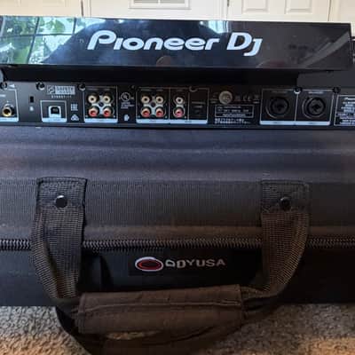 Pioneer XDJ-RX3 with softcase and DeckSaver image 3