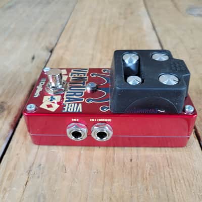 DigiTech Ventura Vibe Vibrato Rotary Speaker Pedal, Mint - Red image 5