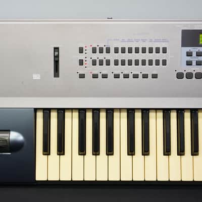 Korg ix300 Interactive Music Workstation - 100V image 2