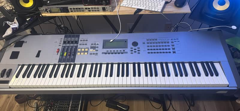 Yamaha ES8 2003-2007 image 1