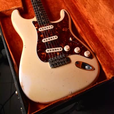 Fender Stratocaster 1965 - Olympic White with rare Tortoise guard image 12