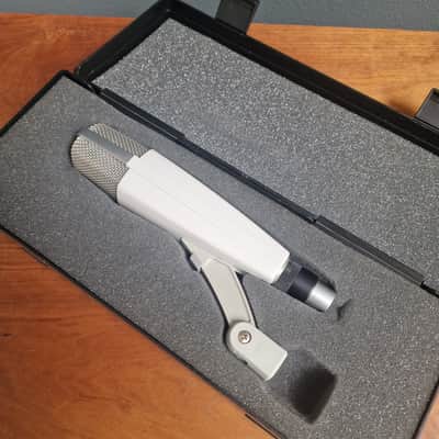 Sennheiser MD 421-U Vintage Dynamic Mic w/ Pristine High-Output Factory-Refurbished Capsule - No Gain Boost Needed! image 2