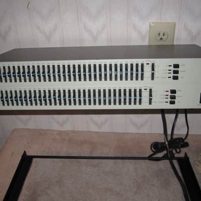 Phonic PEQ3300 - grey image 1