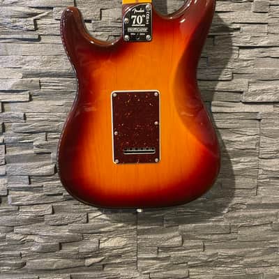 Fender 70th Anniversary American Professional II Stratocaster RW Comet Burst image 7