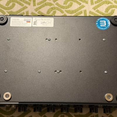 Eich Amplification T900 900w bass head with carry bag image 5