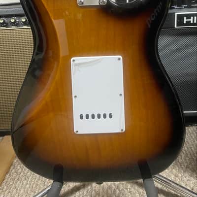 Squier Affinity Series Stratocaster Left-Handed with Laurel Fretboard 2019 - Brown Sunburst image 4