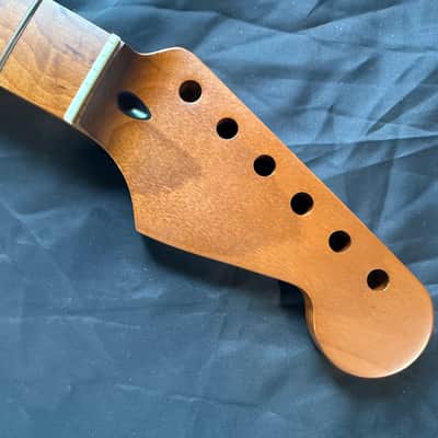 BMC Guitar Neck Strat® Stratocaster® 22 Fret Roasted Maple With Maple Fingerboard Nitro Lacquer Rounded Fret Ends - 9.5 Radius   [SN105] image 2