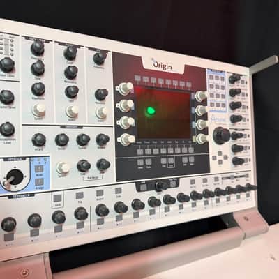 Arturia Origin Keyboard 61-Key Virtual Analog Synthesizer 2009 - 2015 - White image 2