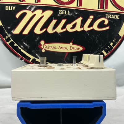 Celestial Effects Capricorn Rock Distortion Pedal with Box image 4