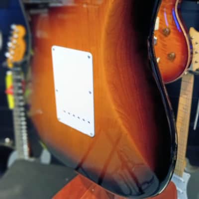 Fender 70th Anniversary American Vintage II '54 Stratocaster 2024 - 2-Color Sunburst image 5