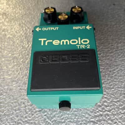 Boss TR-2 Tremolo (Silver Label) 1997 - Present - Green image 3