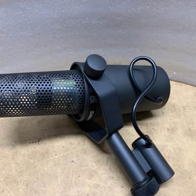 SHURE SM7B, SM 7B MICROPHONE W/ WINDSCREEN- EXCELLENT! MAKE OFFER! image 6