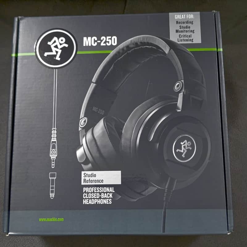 2019 – 2021 Mackie MC-250 Closed-Back Monitor Headphones Black
