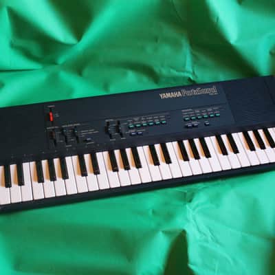 Yamaha Portasound PSS-450 Vintage Beautiful Sounding Synth/Keyboard Check out the sound!