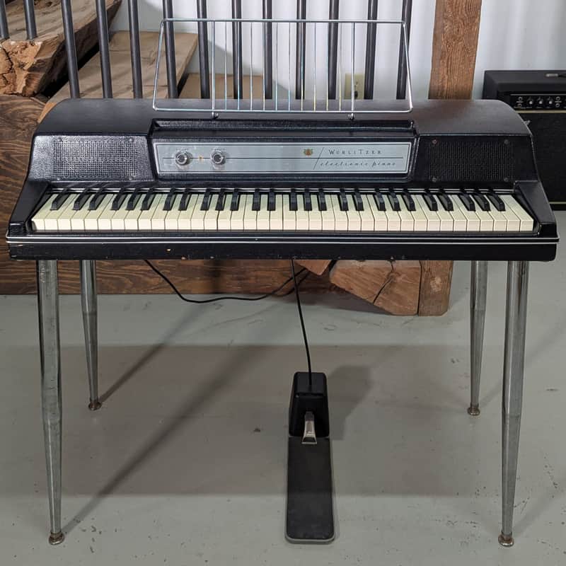 1976 Wurlitzer Model 200A image 1