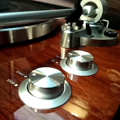Akai BT-500 Belt Drive Turntable image 4