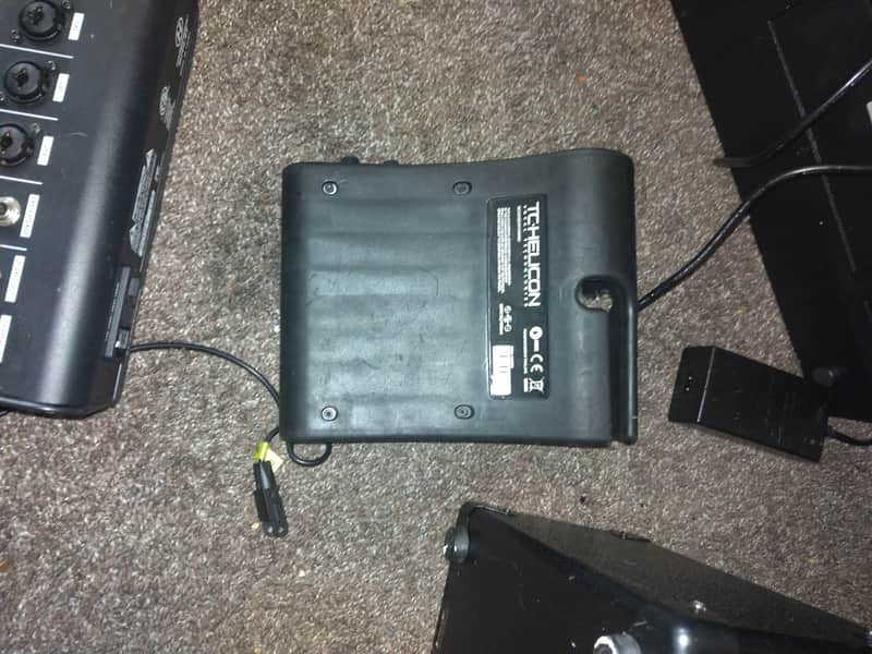 Harbinger M200-BT Powered Bluetooth Mixer image 1