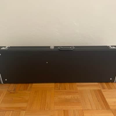 Fender Pro Series Precision Bass/Jazz Bass Case (Black) 2024 - Black image 2