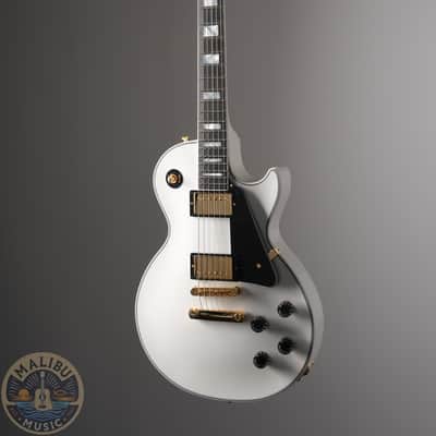Gibson Les Paul Custom Alpine White with case image 3