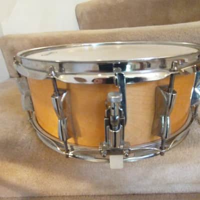 Yamaha 14 round x 5.5 inch snare drum quality hardwood shell natural lacquer finish very clean! image 7