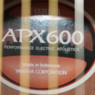 Brand New Yamaha APX600 Acoustic/Electric Guitar with Gig Bag - White image 7