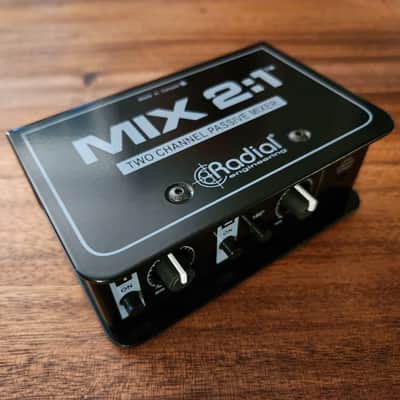 Radial Mix 2:1 Passive Stereo Summing Mixer, black image 1