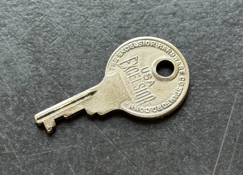 Excelsior 6K11 Case Key 1950's for Vintage Gibson - Case Candy image 1