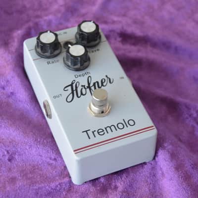 Hofner Vintage Analog Tremolo Pedal * rare model for the Hofner collector * many cool authentic tremolo/vibrato sounds of the 1960/70s*excellent condition* image 2