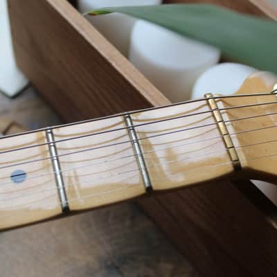 FENDER "Custom Shop Yngwie Malmsteen Vintage White, Scalloped Maple" HARDCASE, PAPERS, STRAP, 3, 68 KG image 4