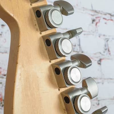 Fender - 1999 Standard Stratocaster Electric Guitar - w/Locking Tuners - Metallic Silver - x5824 - USED image 10