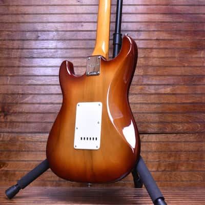 Squier Limited Edition Classic Vibe™ '60s Stratocaster® HSS, Sienna Sunburst image 4