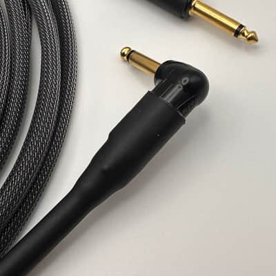 Coldcraft 22’ Premium Instrument Cable – Straight / Right Angle – Neutrik Black/Gold 2026 - Carbon - 20'/25' Alternative image 3