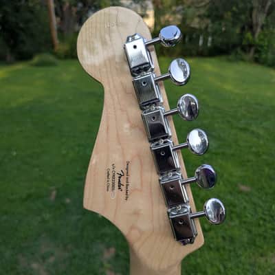 Squier Strat-O-Sonic Neck With Tuners - Black/Clear image 6