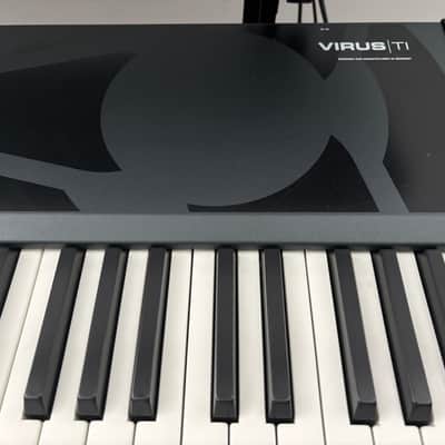 Access Virus TI 61-Key Digital Synthesizer 2005 - Black image 10