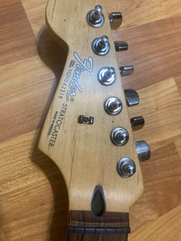 Fender Standard Stratocaster with Rosewood Fretboard 2006 - Red image 1