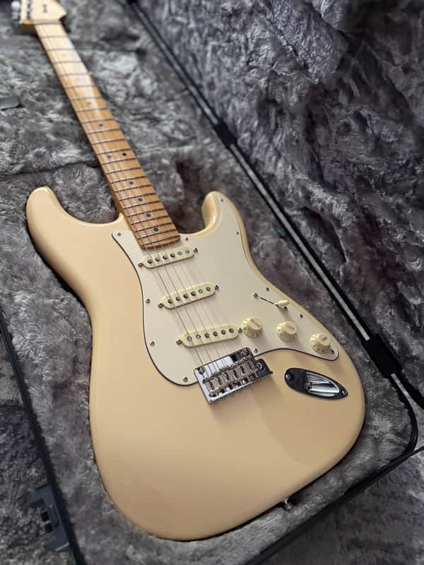 Fender American Professional Stratocaster 2017 - Olympic White image 1