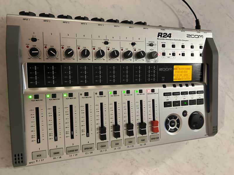 Zoom R24 USB Audio Interface / Digital Multitrack Recorder