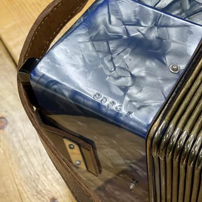 1930-1934 Hohner 41-key Piano Accordion image 6
