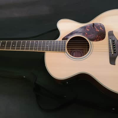 Yamaha FJX720SC Medium Jumbo Acoustic Guitar - Natural w/Case image 8