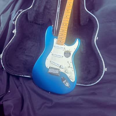 BORN IN THE USA ! Fender American Standard Stratocaster with Maple Fretboard 1998 - 2000 - Aqua Marine Metallic image 12
