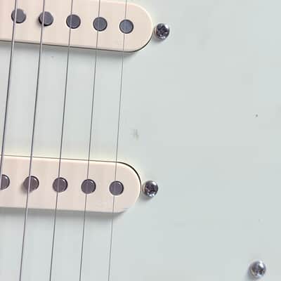 Fender Big Apple Stratocaster with Maple Fretboard 1997 - 2000 - Shoreline Gold image 9