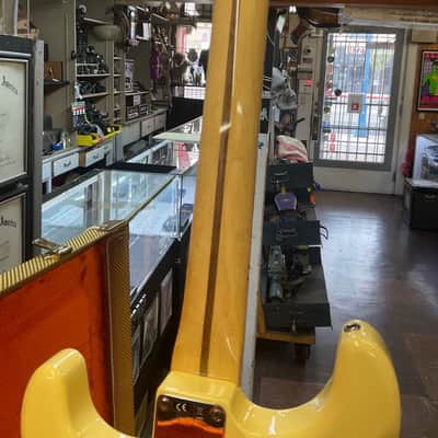 Fender Yngwie Malmsteen Artist Series Signature Stratocaster with Maple Fretboard 2017 - Vintage White image 7