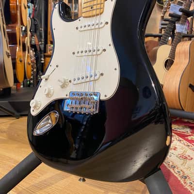Fender Standard Stratocaster Left-Handed with Maple Fretboard 2007 Black image 3