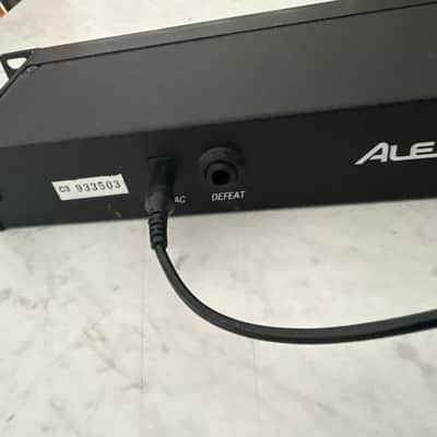 Alesis MicroVerb III 16-Bit Digital Reverb and Delay 1991 - 1996 - Black image 7